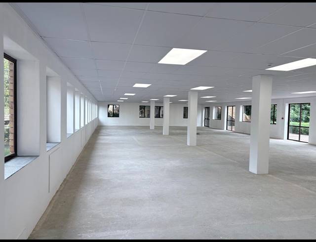 379M² OFFICE TO LET IN VORNA VALLEY